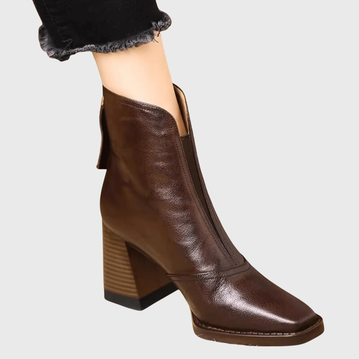 Stivali in pelle con tacco medio per comfort ed eleganza