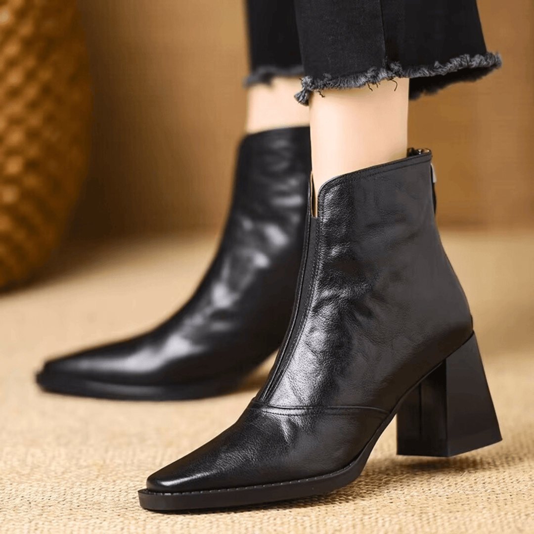 Stivali in pelle con tacco medio per comfort ed eleganza